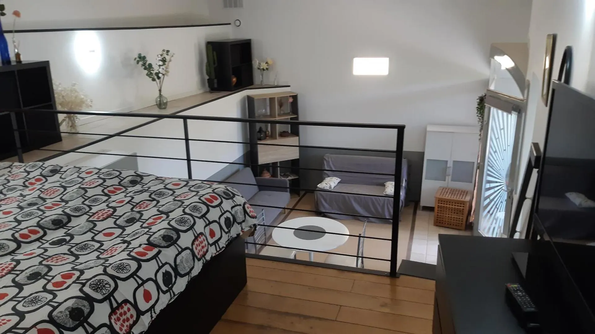 Appartement Petit Loft Face Riviere à Collobrières