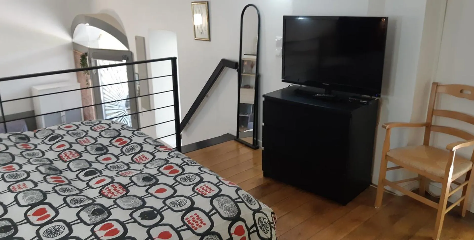 Appartement Petit Loft Face Riviere à Collobrières