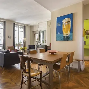 https://lyon-centre-lalbon-saint-antoine.hotels-rhonealpes.com